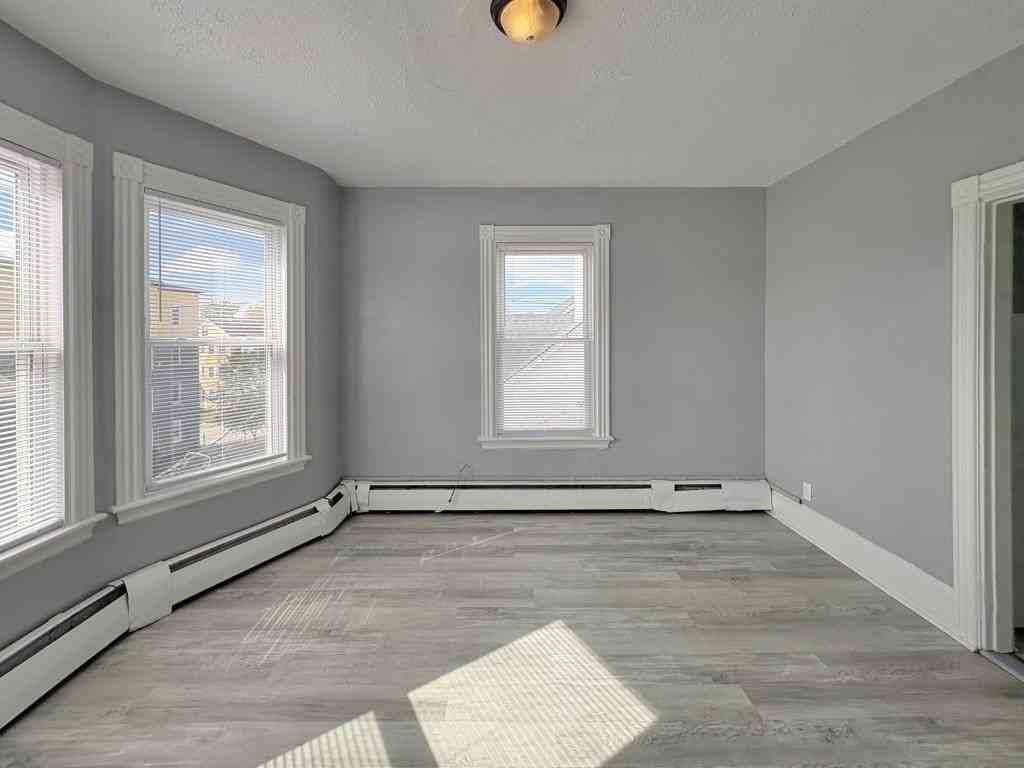 94 Knox St Apt 5 - Photo 5 of 16