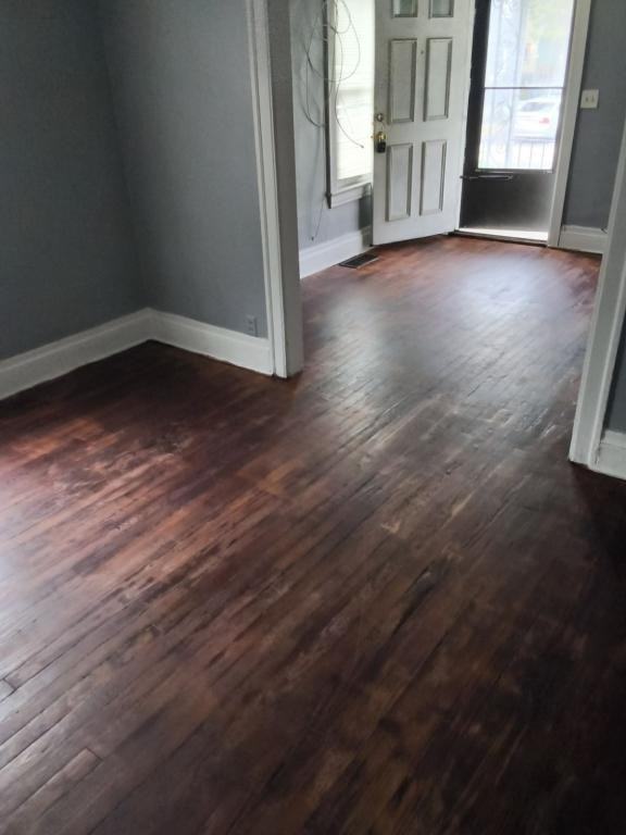 107 Sterling St - Photo 2 of 7