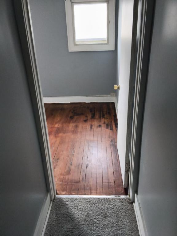 107 Sterling St - Photo 4 of 7