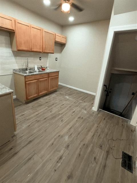 216 Pilgrim St - Photo 3 of 6