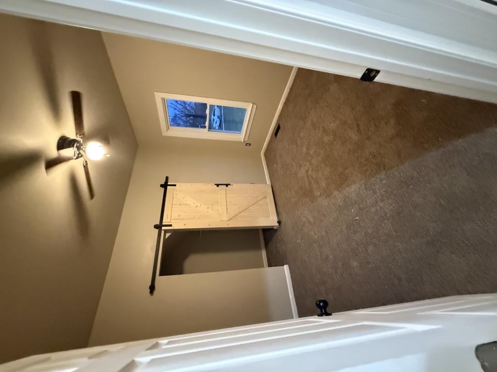 216 Pilgrim St - Photo 4 of 6