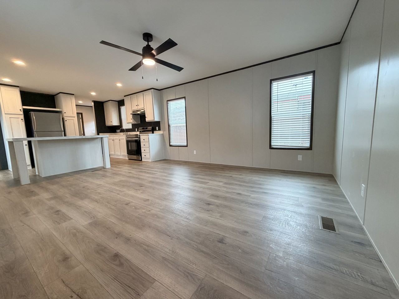 709 N Collins Fwy #61 - Photo 2 of 25