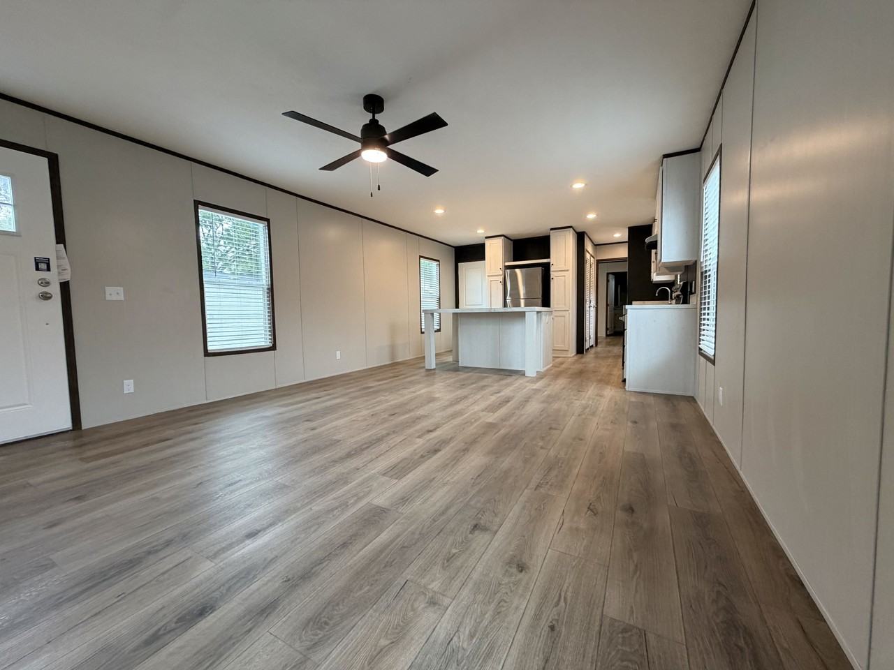 709 N Collins Fwy #61 - Photo 3 of 25