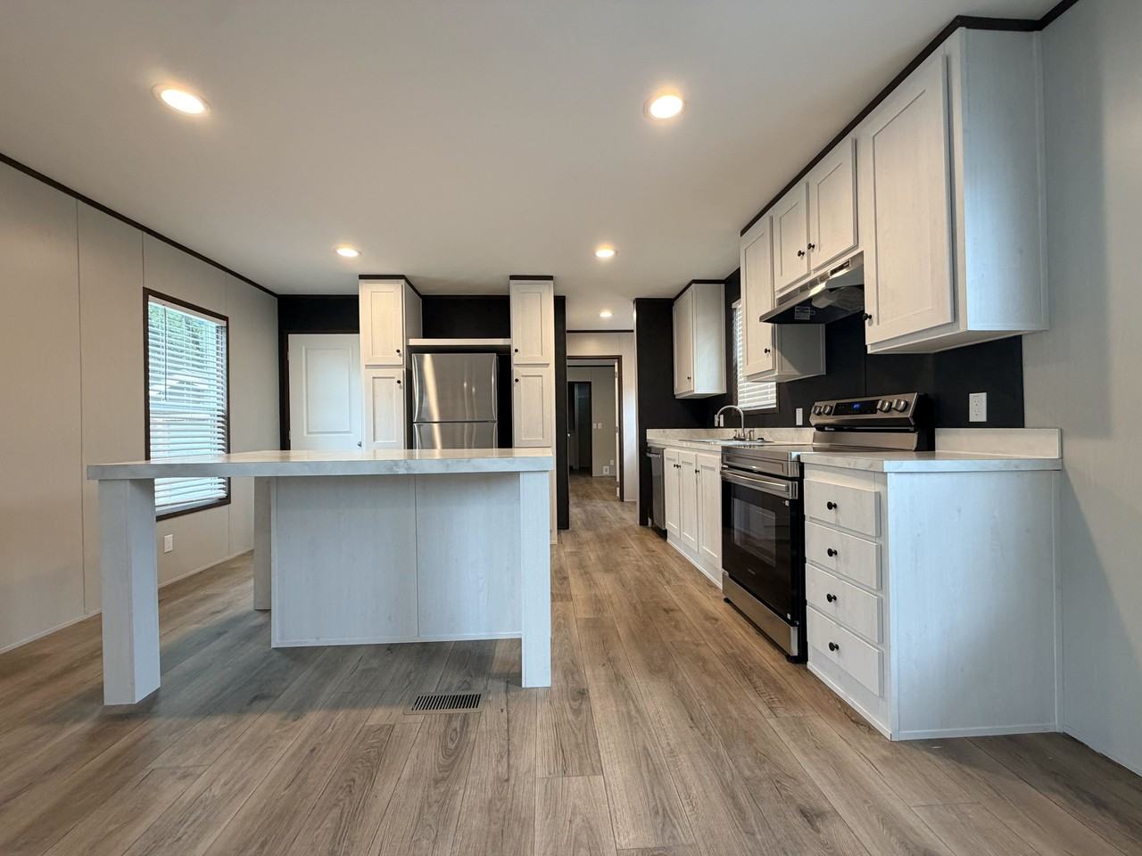 709 N Collins Fwy #61 - Photo 4 of 25