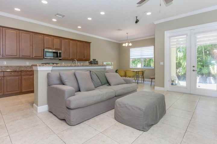 4655 Cadiz Circle - Photo 5 of 8
