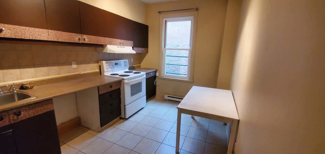 4508 Avenue Coolbrook #4508 - Photo 6 of 8