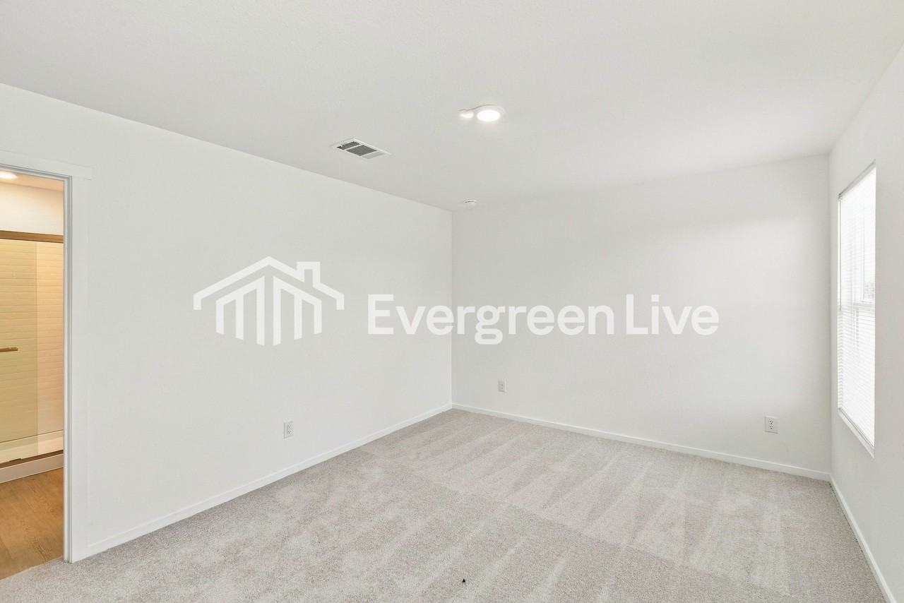 121 Silent Sky Ln - Photo 7 of 15