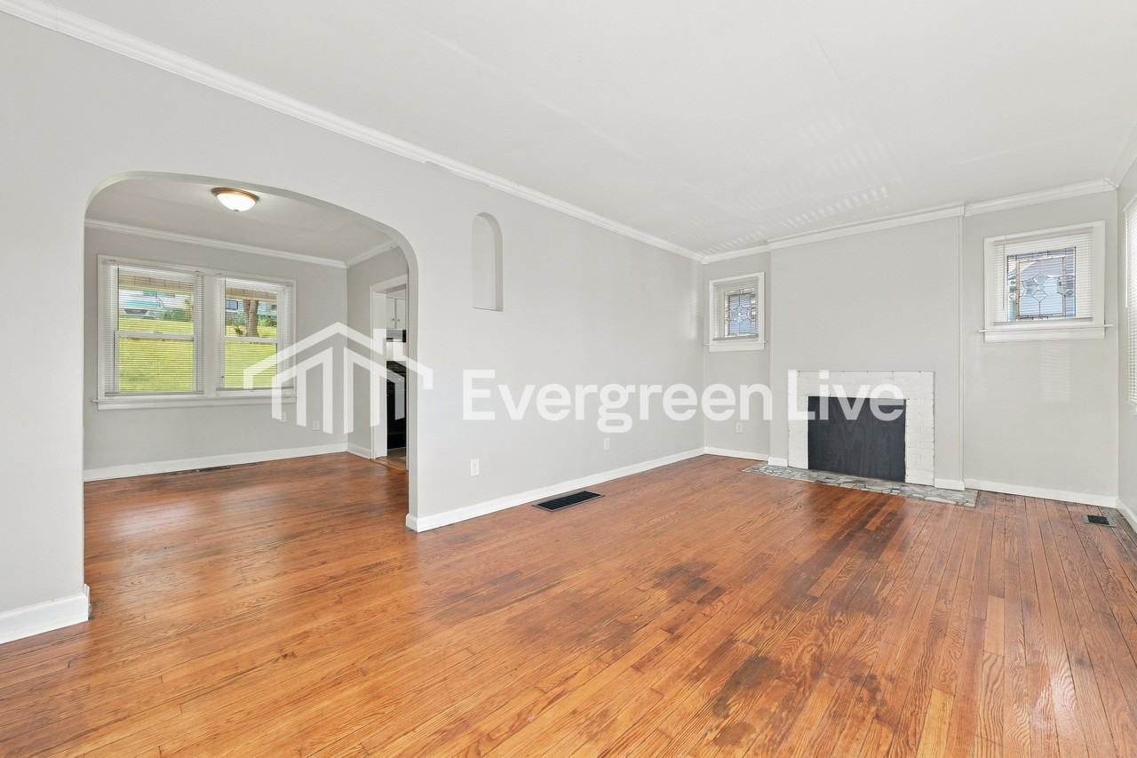 239 Washington Ave - Photo 2 of 15