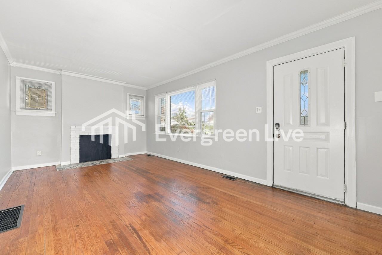 239 Washington Ave - Photo 3 of 15