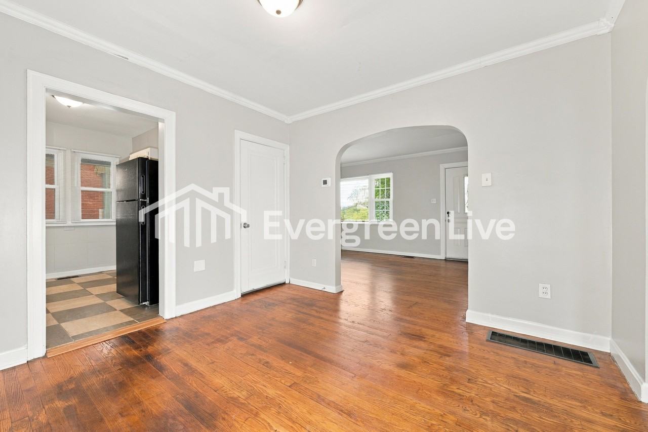 239 Washington Ave - Photo 7 of 15