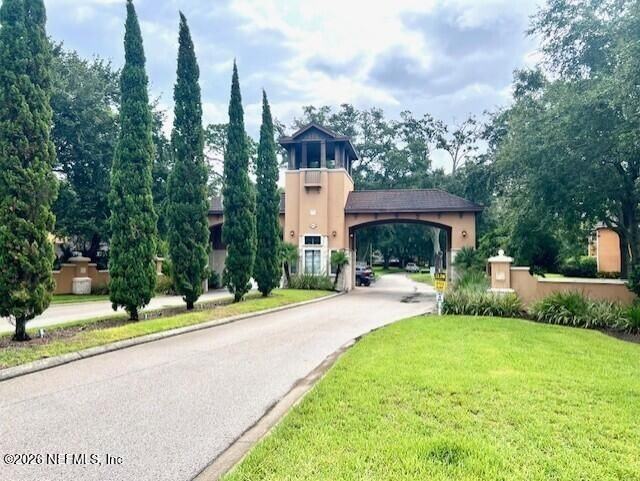 854 Shoreline Cir - Photo 2 of 17