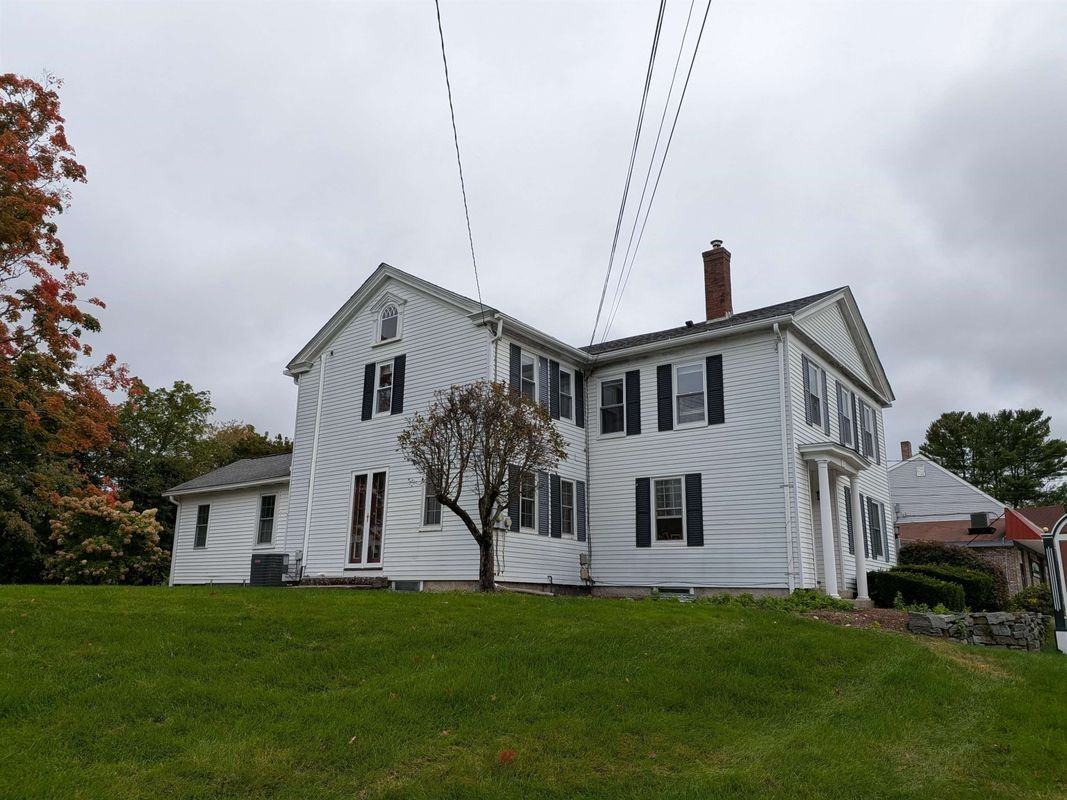 123 Elm St ##B - Photo 2 of 20