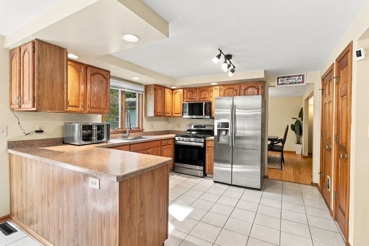 8877 Greiner Rd - Photo 3 of 27