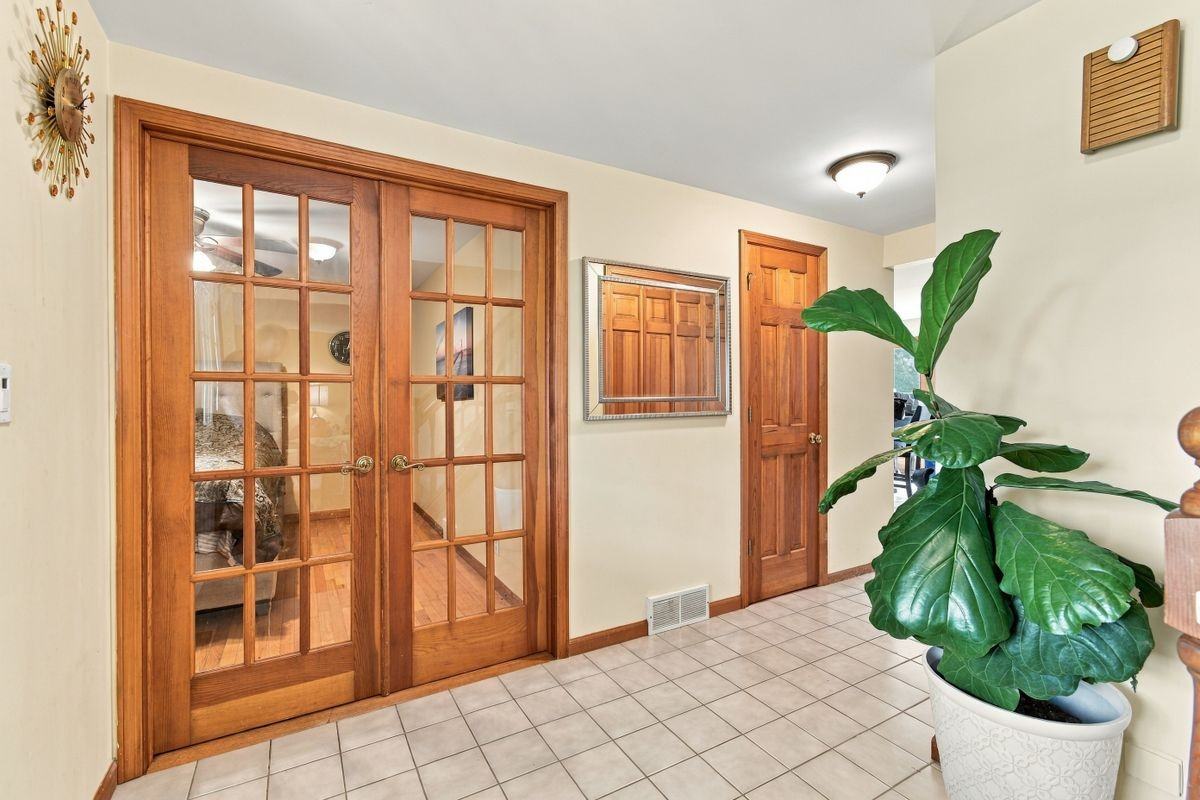8877 Greiner Rd - Photo 6 of 27