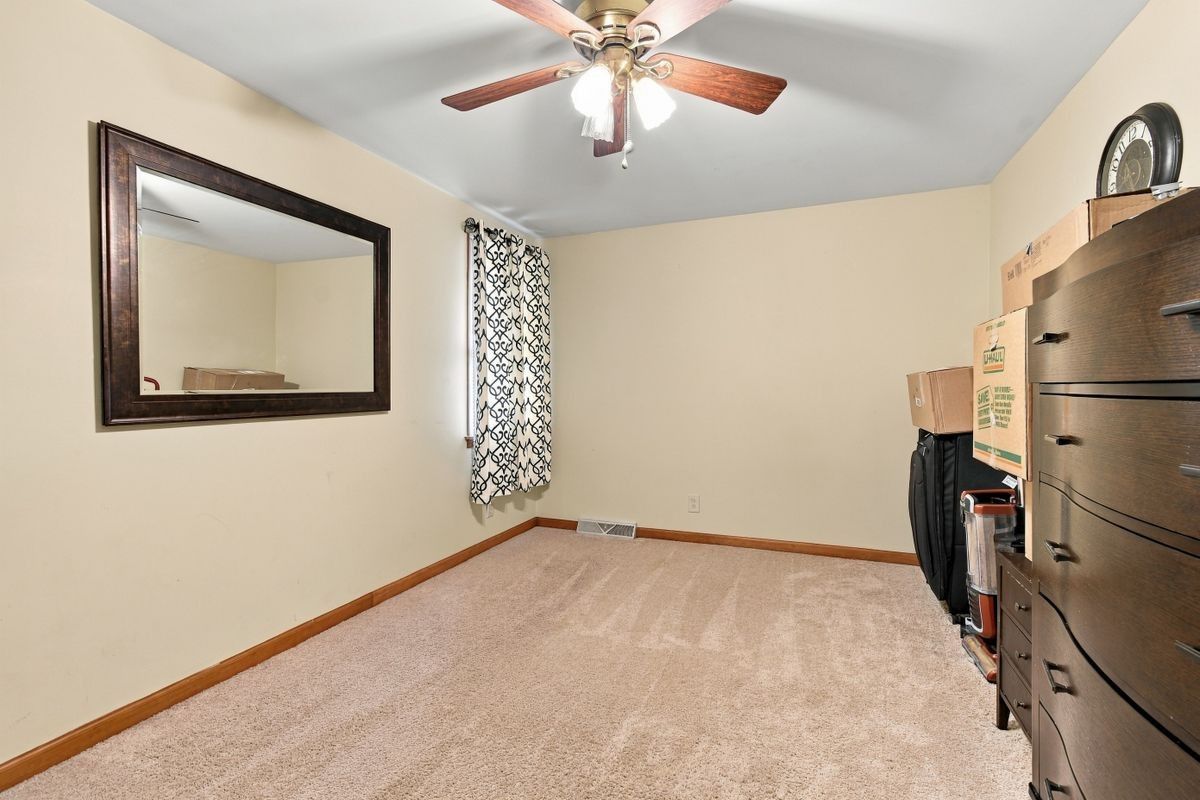 8877 Greiner Rd - Photo 7 of 27