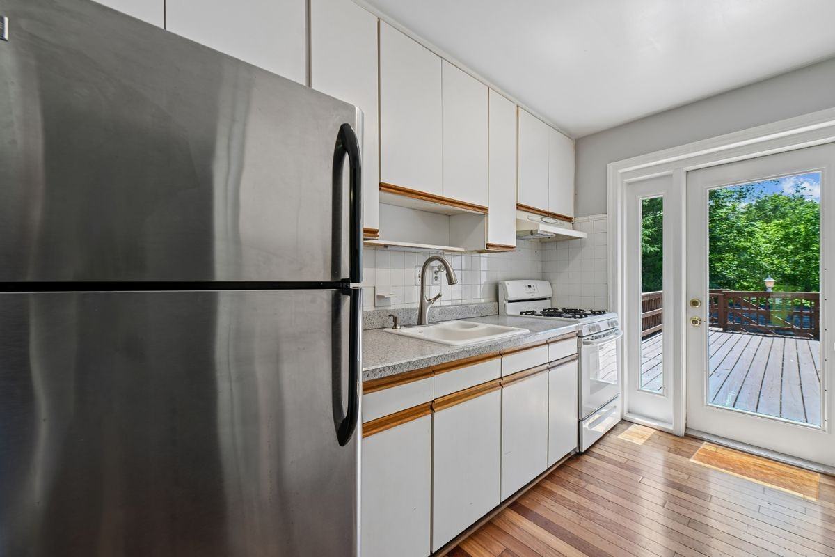 3124 Plyers Mill Rd - Photo 3 of 6