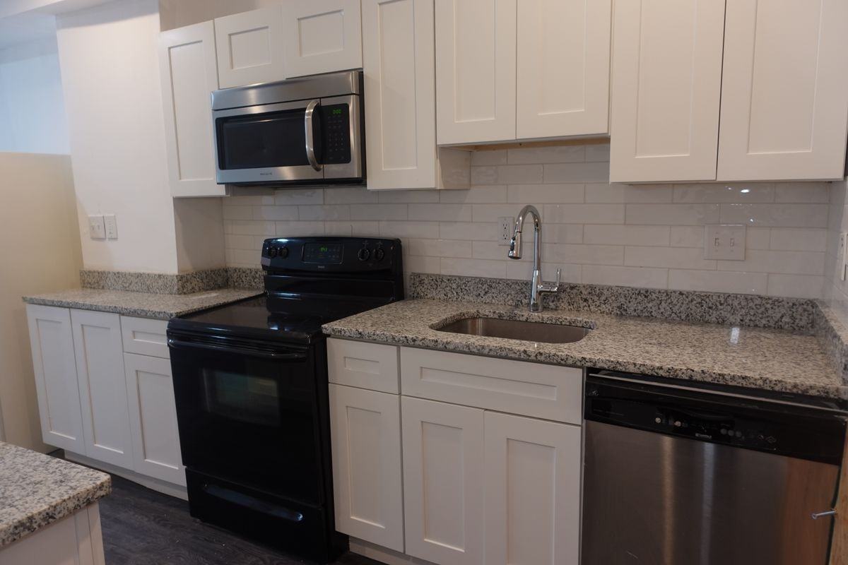 2749 W Fairmount Ave - Photo 6 of 15