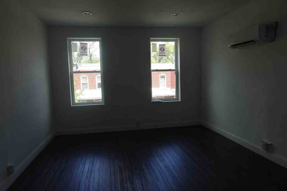 2749 W Fairmount Ave - Photo 7 of 15
