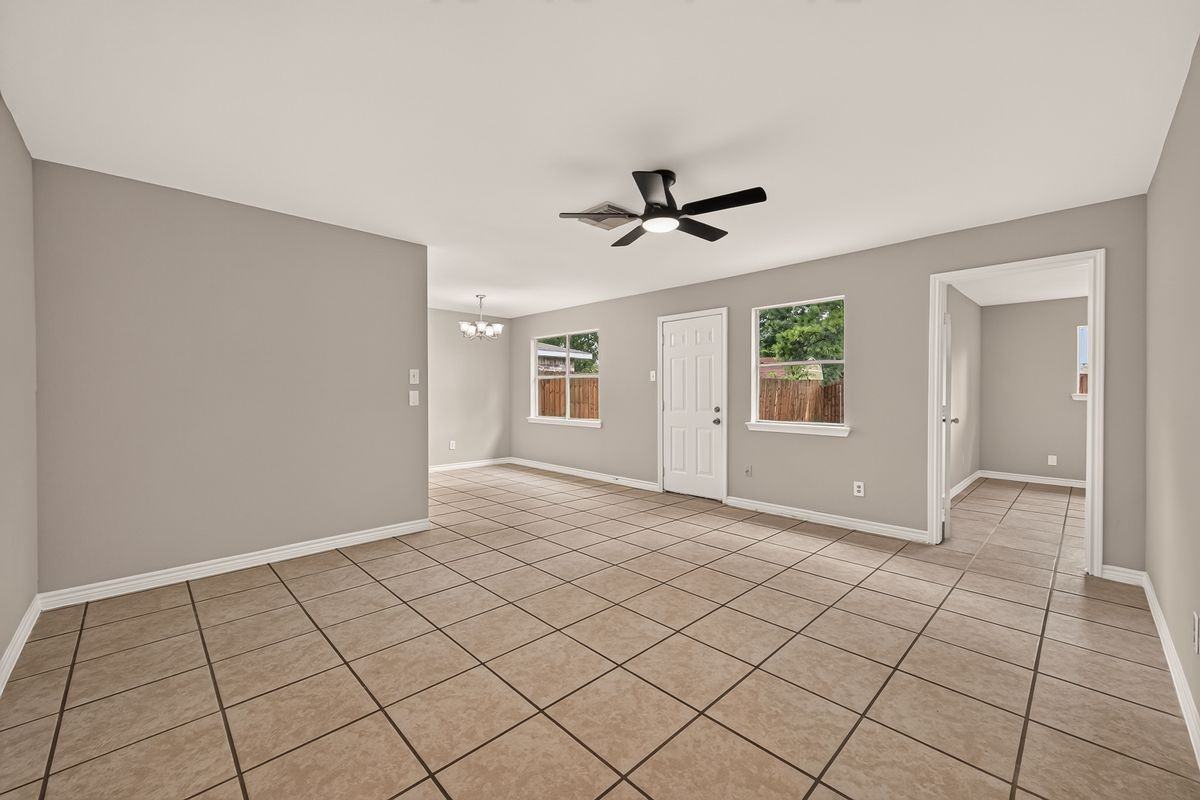 8607 Valley Forest Dr - Photo 2 of 7