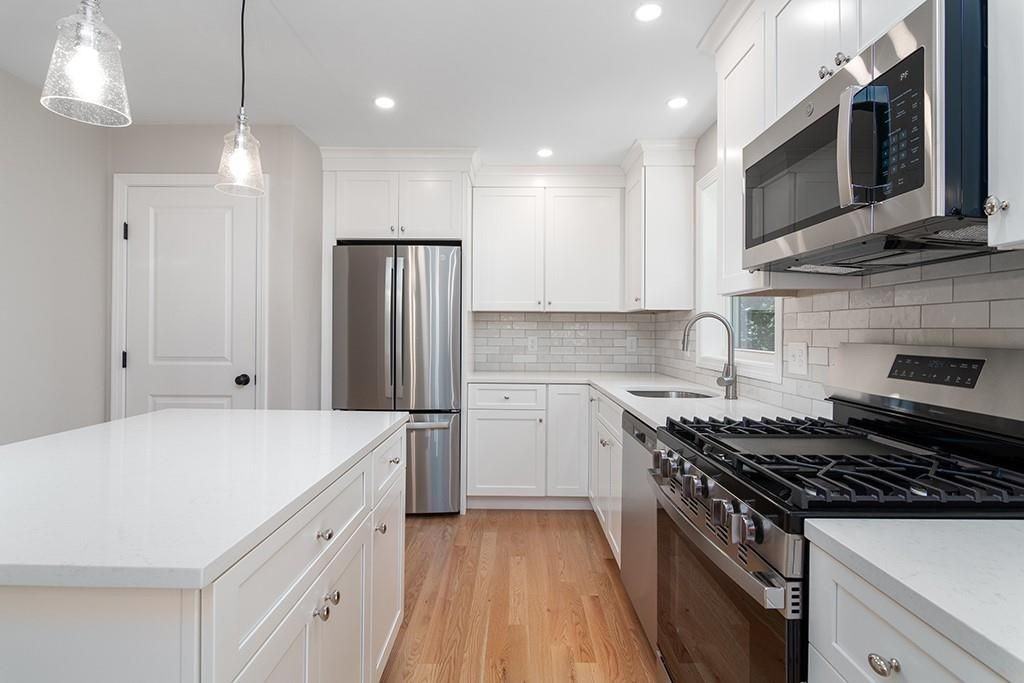 81 Cadora Ave - Photo 6 of 22