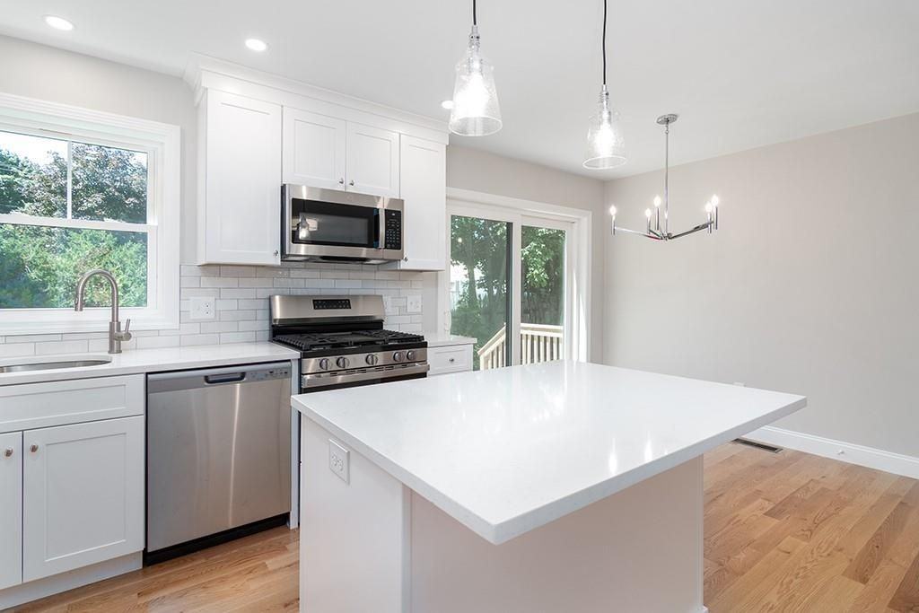 81 Cadora Ave - Photo 7 of 22