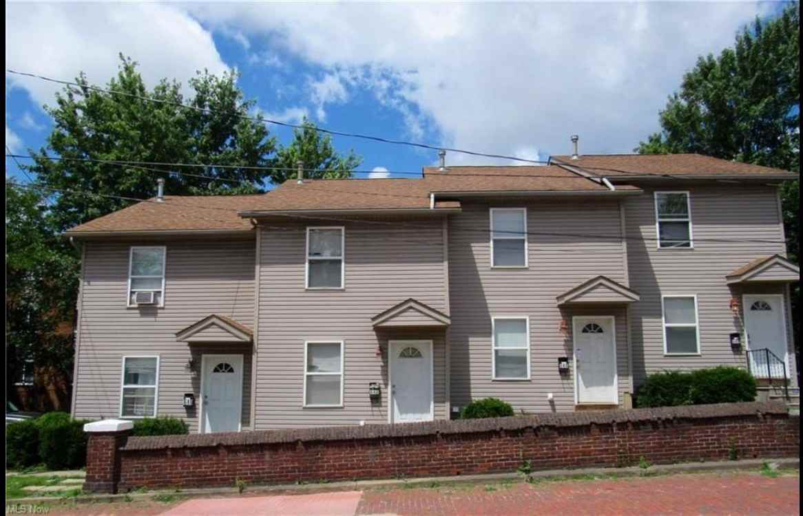 642 E Buchtel Ave