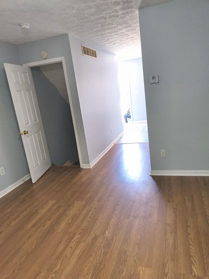 642 E Buchtel Ave - Photo 7 of 20