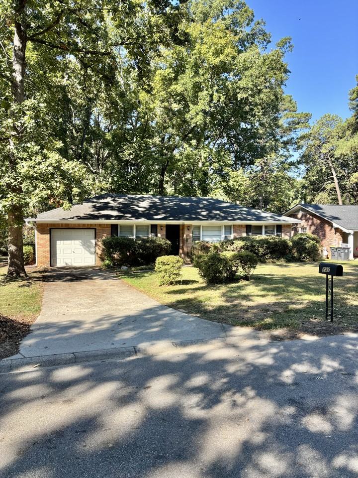237 Pitney Rd - Photo 2 of 27