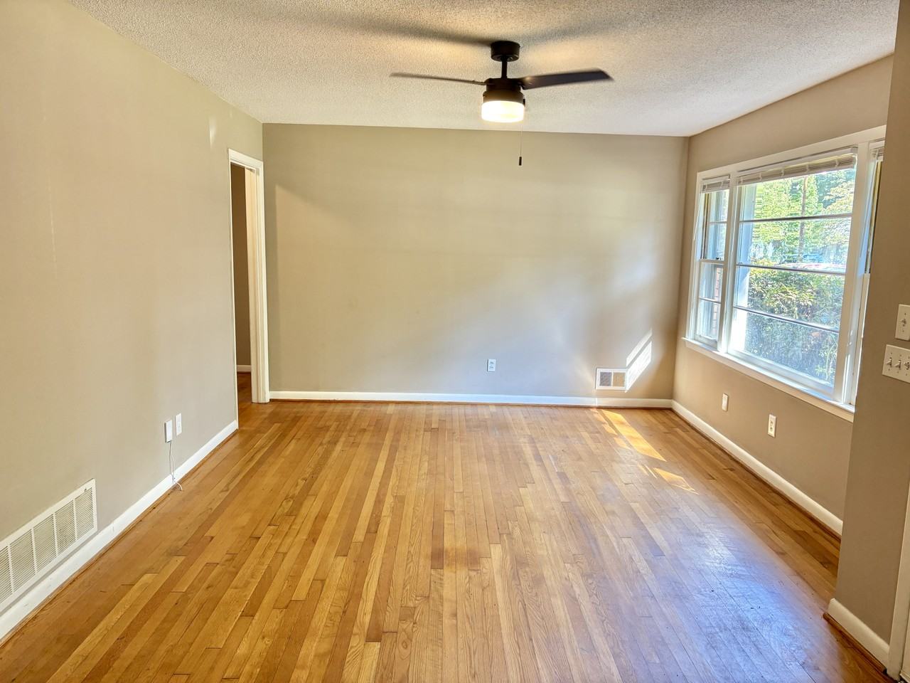 237 Pitney Rd - Photo 5 of 27
