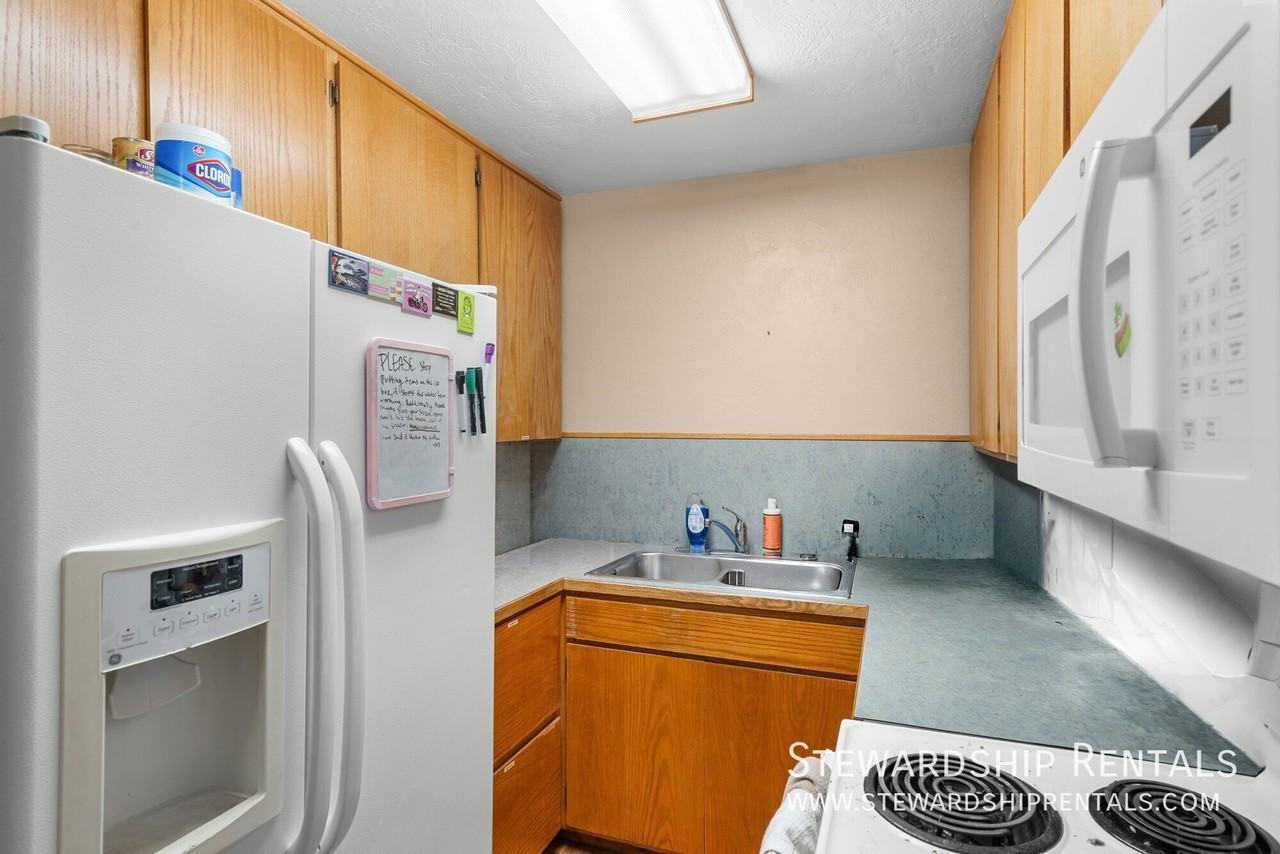 1827 Harris St #108 - Photo 3 of 11