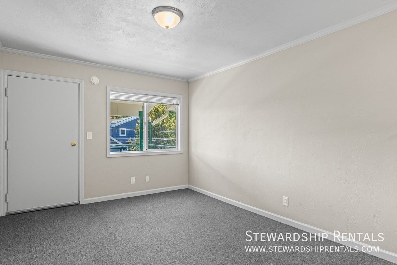1827 Harris St #108 - Photo 6 of 11