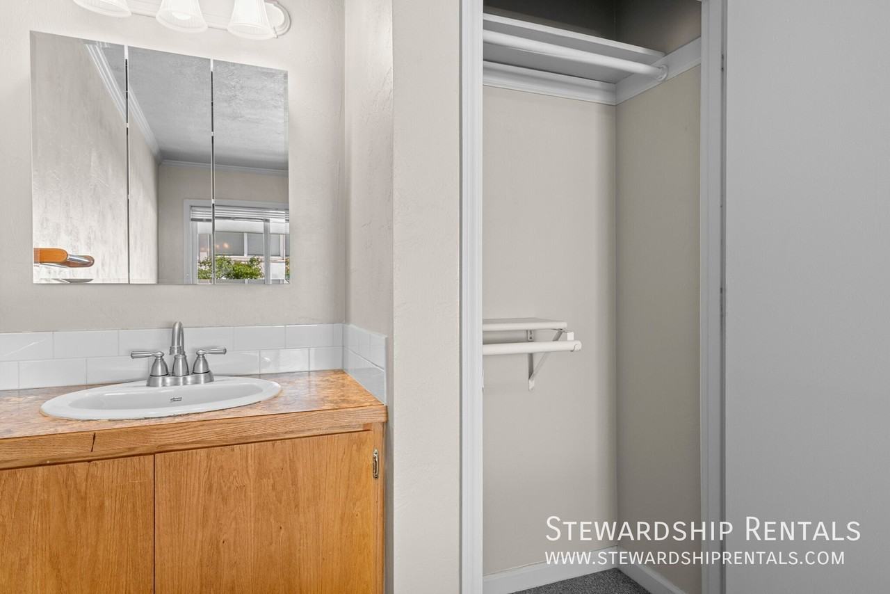 1827 Harris St #108 - Photo 7 of 11