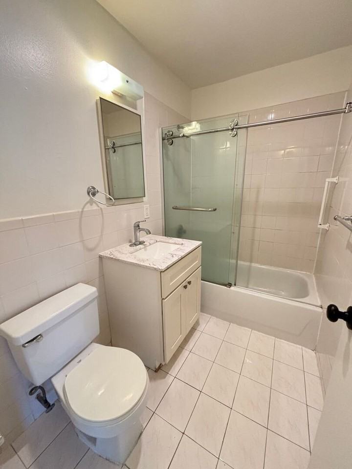 524 Buena Vista Ave #D - Photo 7 of 19