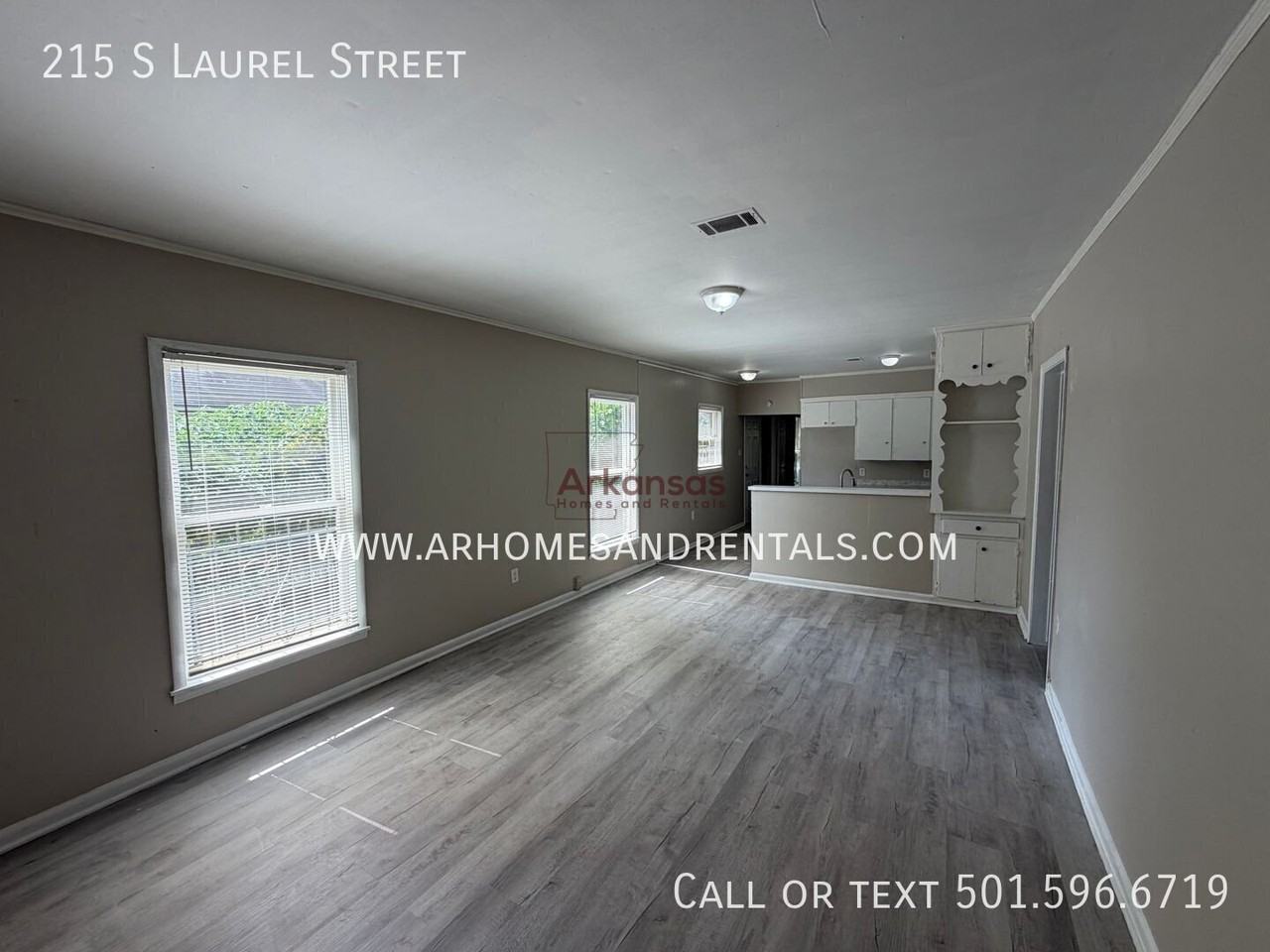 215 S Laurel St - Photo 4 of 15