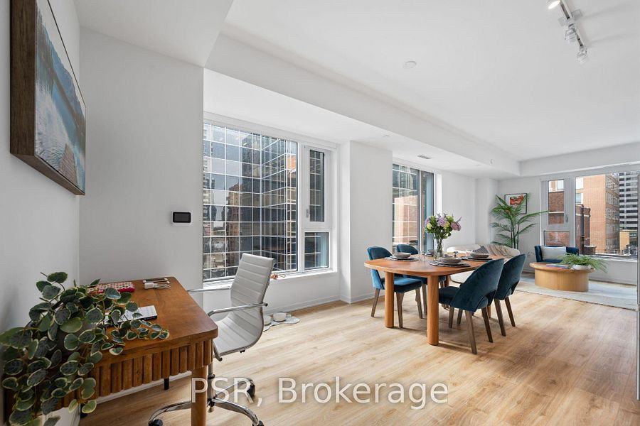 101 Roehampton Ave - Photo 3 of 14