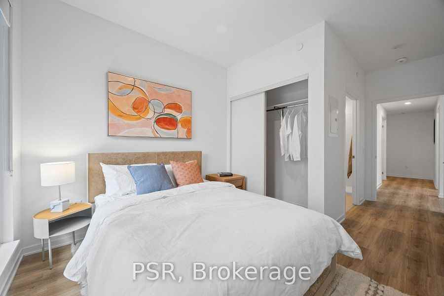101 Roehampton Ave - Photo 2 of 14