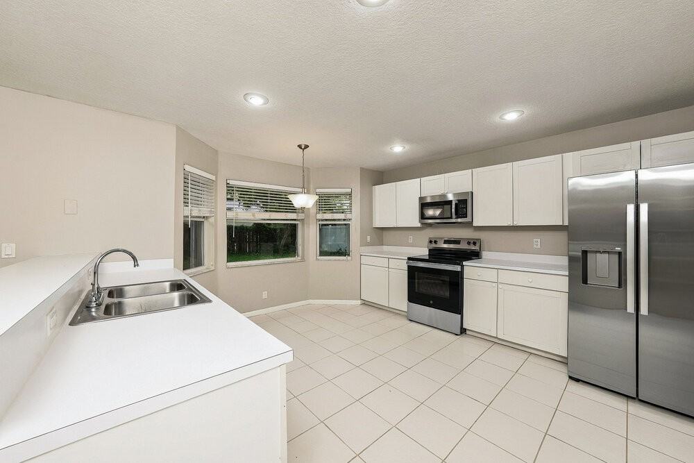 10141 Aqua Vista Way - Photo 4 of 17
