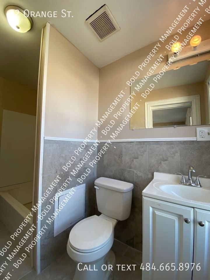 22 Orange St - Photo 4 of 8