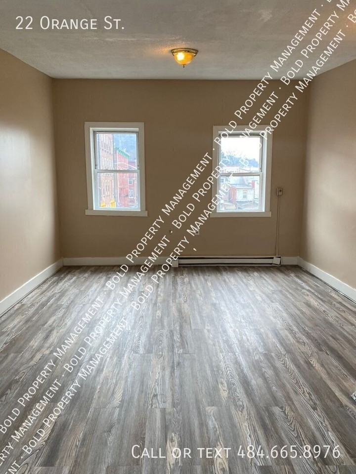 22 Orange St - Photo 6 of 8