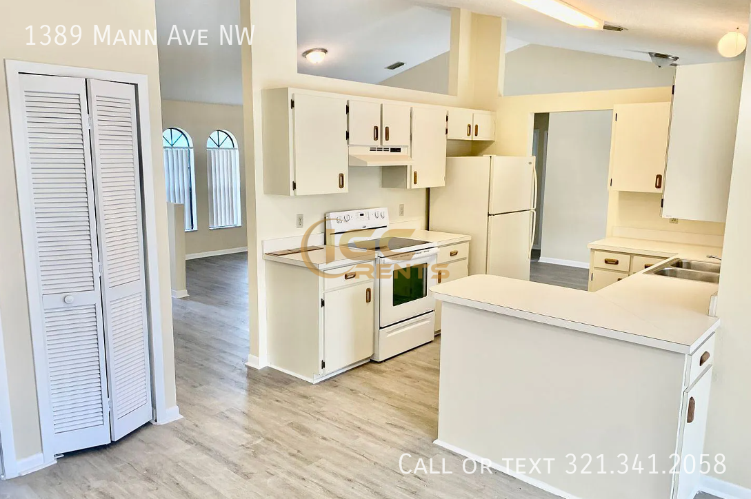 1389 Mann Ave Nw - Photo 4 of 11