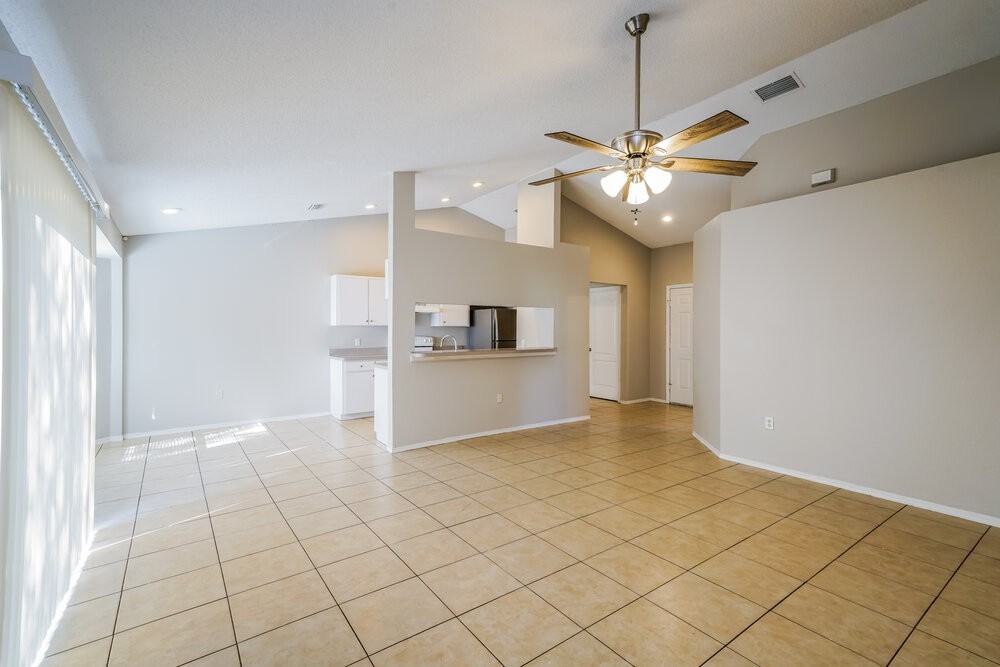 900 Tangelo Cir - Photo 4 of 16