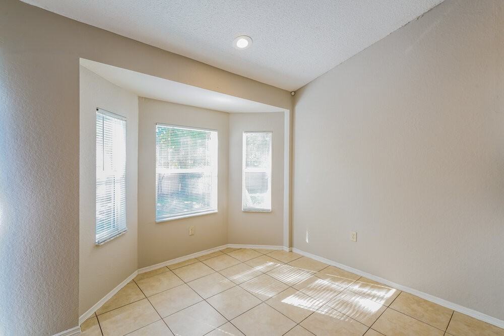 900 Tangelo Cir - Photo 6 of 16