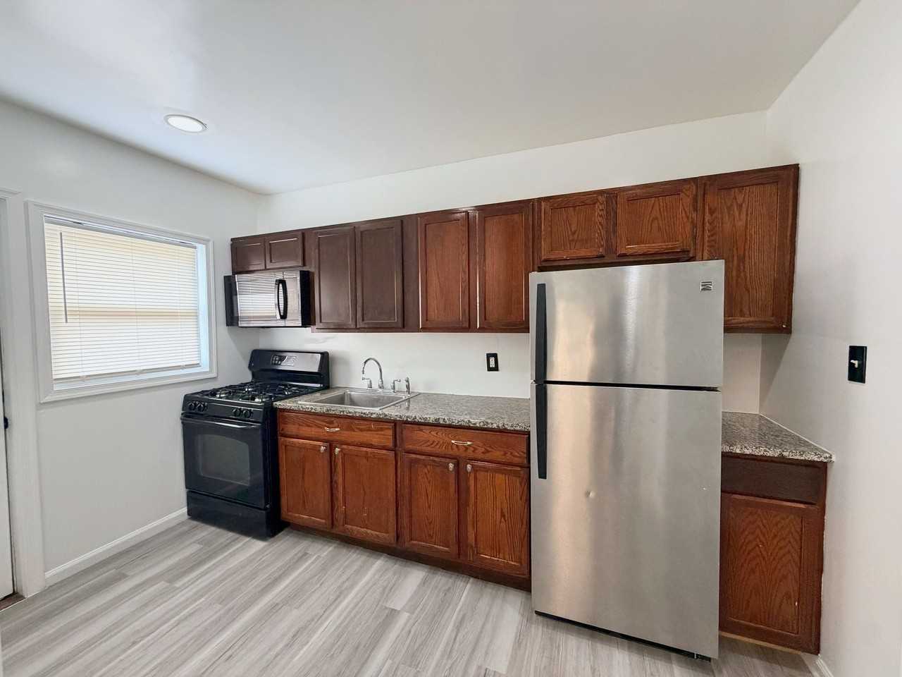 23 S Abington Ave #TH - Photo 7 of 35