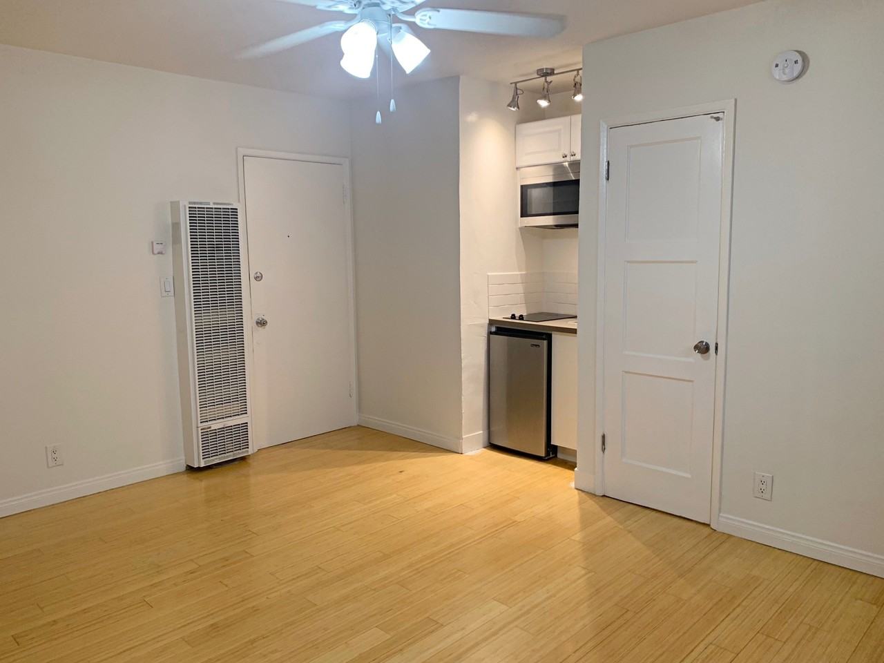 2589 S Sepulveda Blvd #3 - Photo 2 of 8