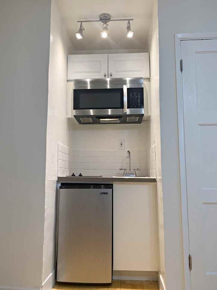 2589 S Sepulveda Blvd #3 - Photo 3 of 8