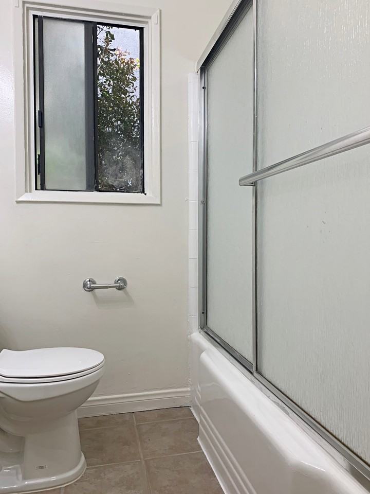 2589 S Sepulveda Blvd #3 - Photo 6 of 8
