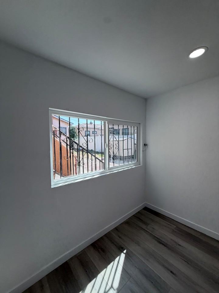 6215 Malabar St #A - Photo 5 of 16