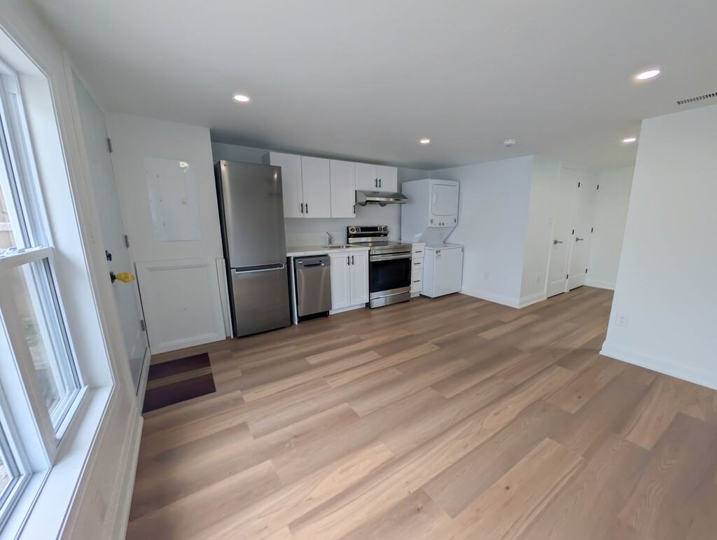 401 Navy St - Photo 4 of 14