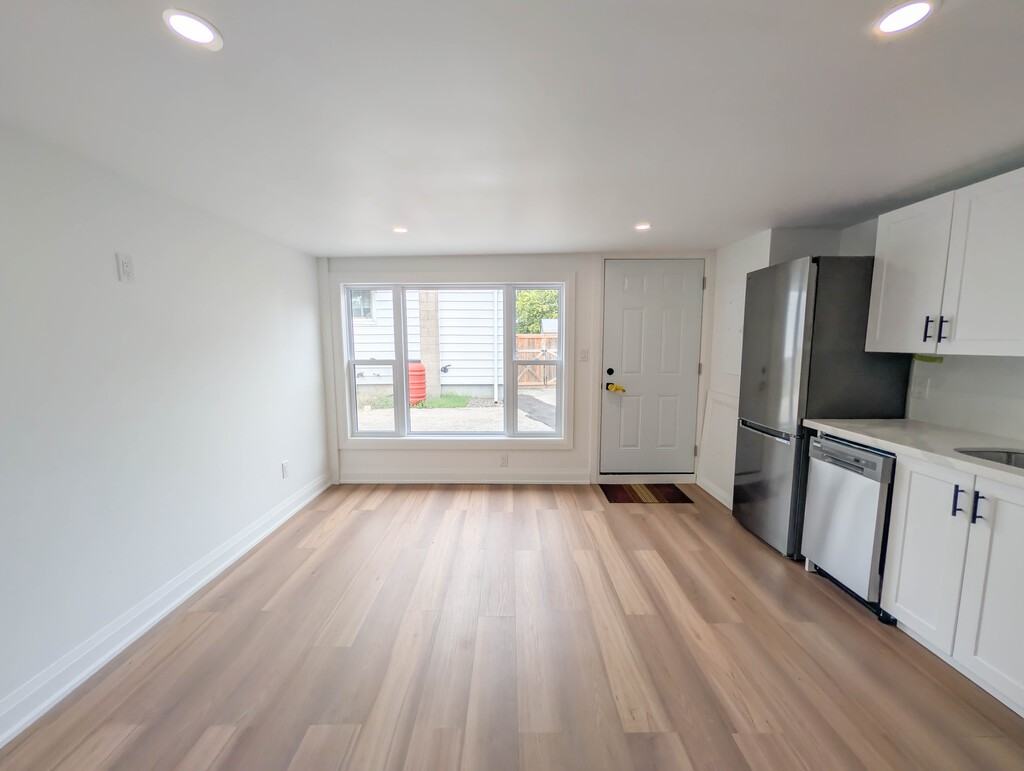 401 Navy St - Photo 6 of 14