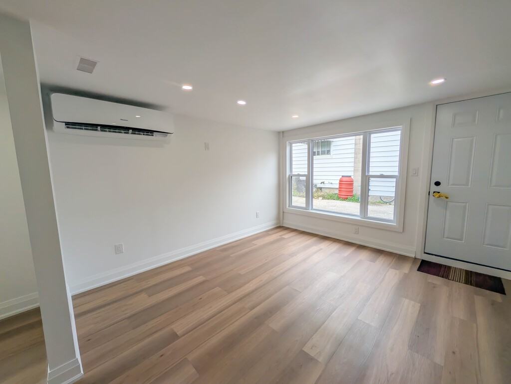 401 Navy St - Photo 7 of 14